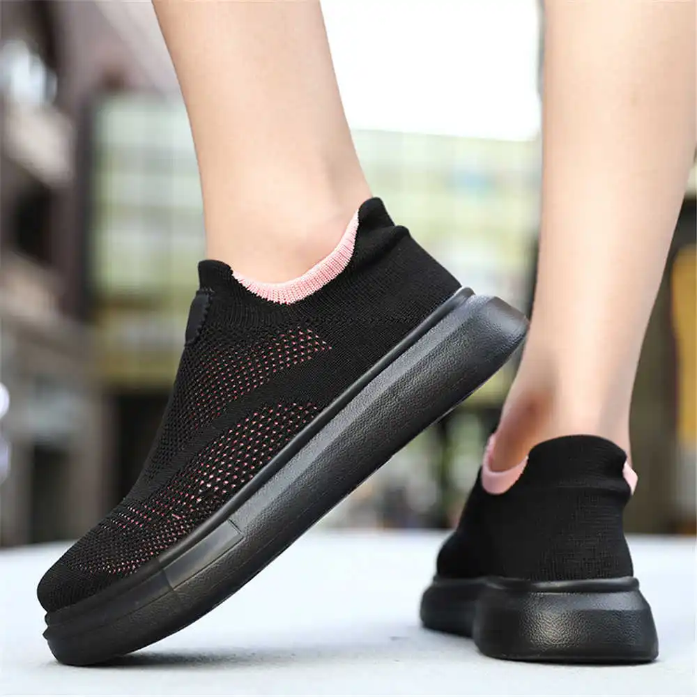 Tech Accessories Names - Plattform Strümpfe braune Schuhe für Frau