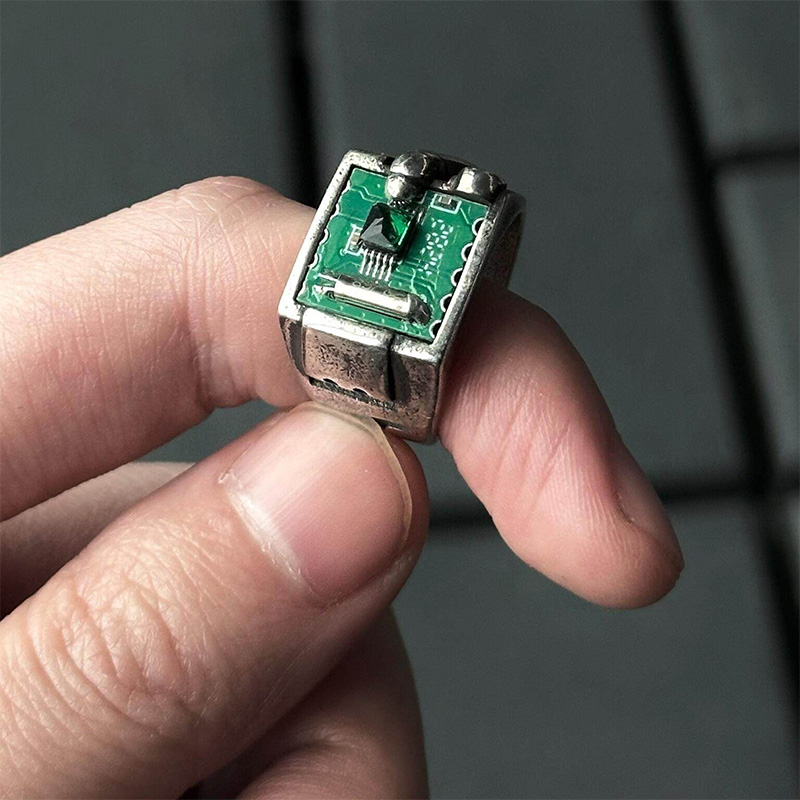 Retro Tech PCB Ring Schmuckzub – Tech Accessories Industry Bewertung und Preis